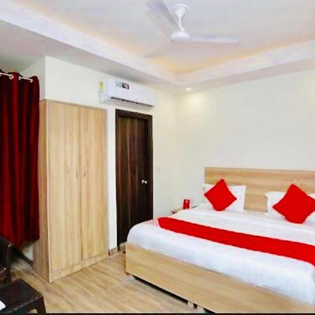 Hotel Golden Bliss At New Delhi Airport Bagian luar foto