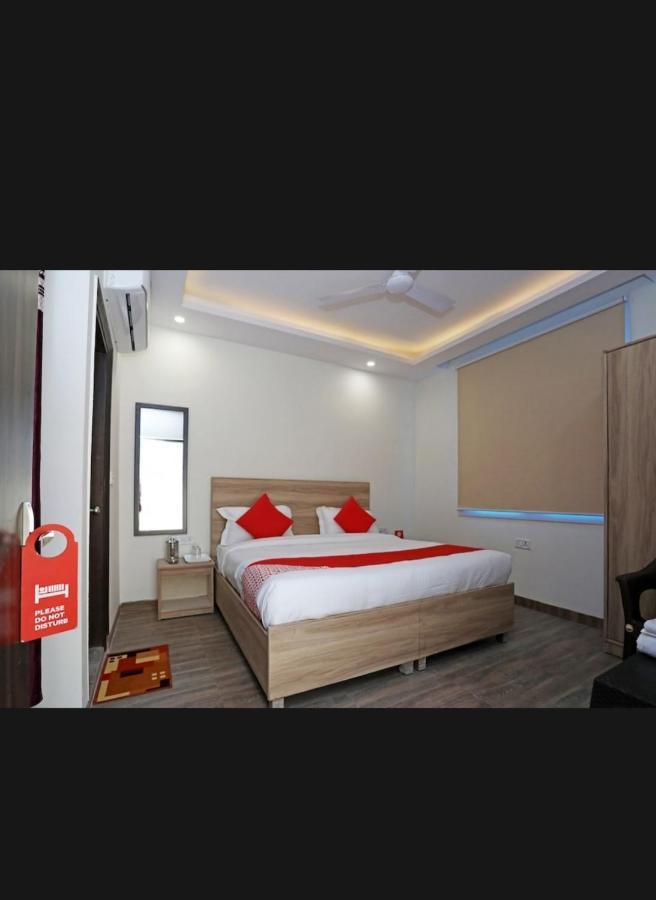 Hotel Golden Bliss At New Delhi Airport Bagian luar foto