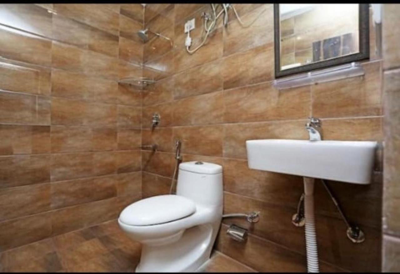 Hotel Golden Bliss At New Delhi Airport Bagian luar foto