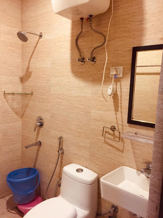 Hotel Golden Bliss At New Delhi Airport Bagian luar foto