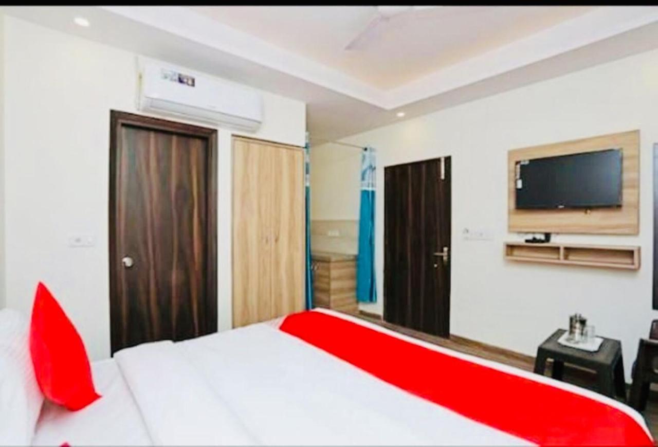 Hotel Golden Bliss At New Delhi Airport Bagian luar foto