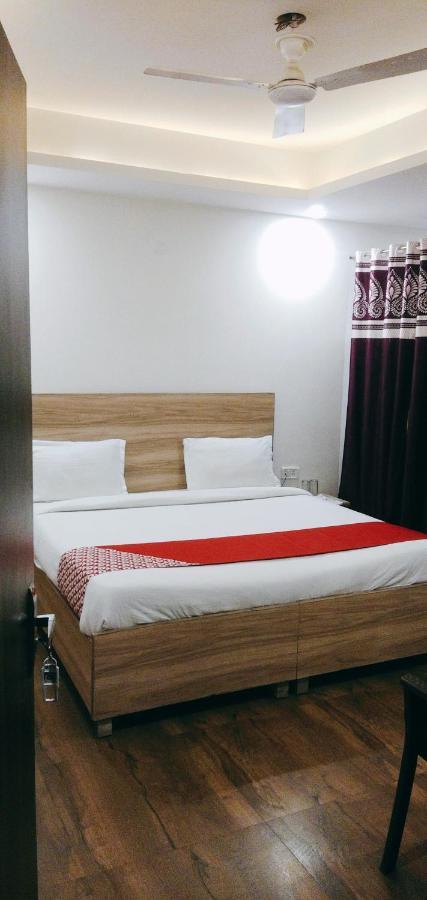Hotel Golden Bliss At New Delhi Airport Bagian luar foto