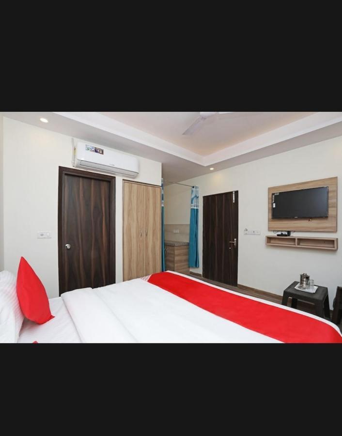 Hotel Golden Bliss At New Delhi Airport Bagian luar foto
