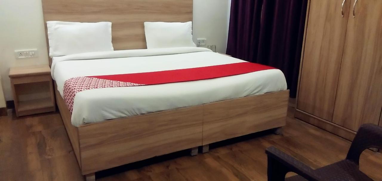 Hotel Golden Bliss At New Delhi Airport Bagian luar foto