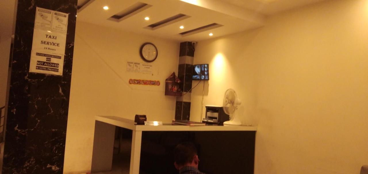 Hotel Golden Bliss At New Delhi Airport Bagian luar foto